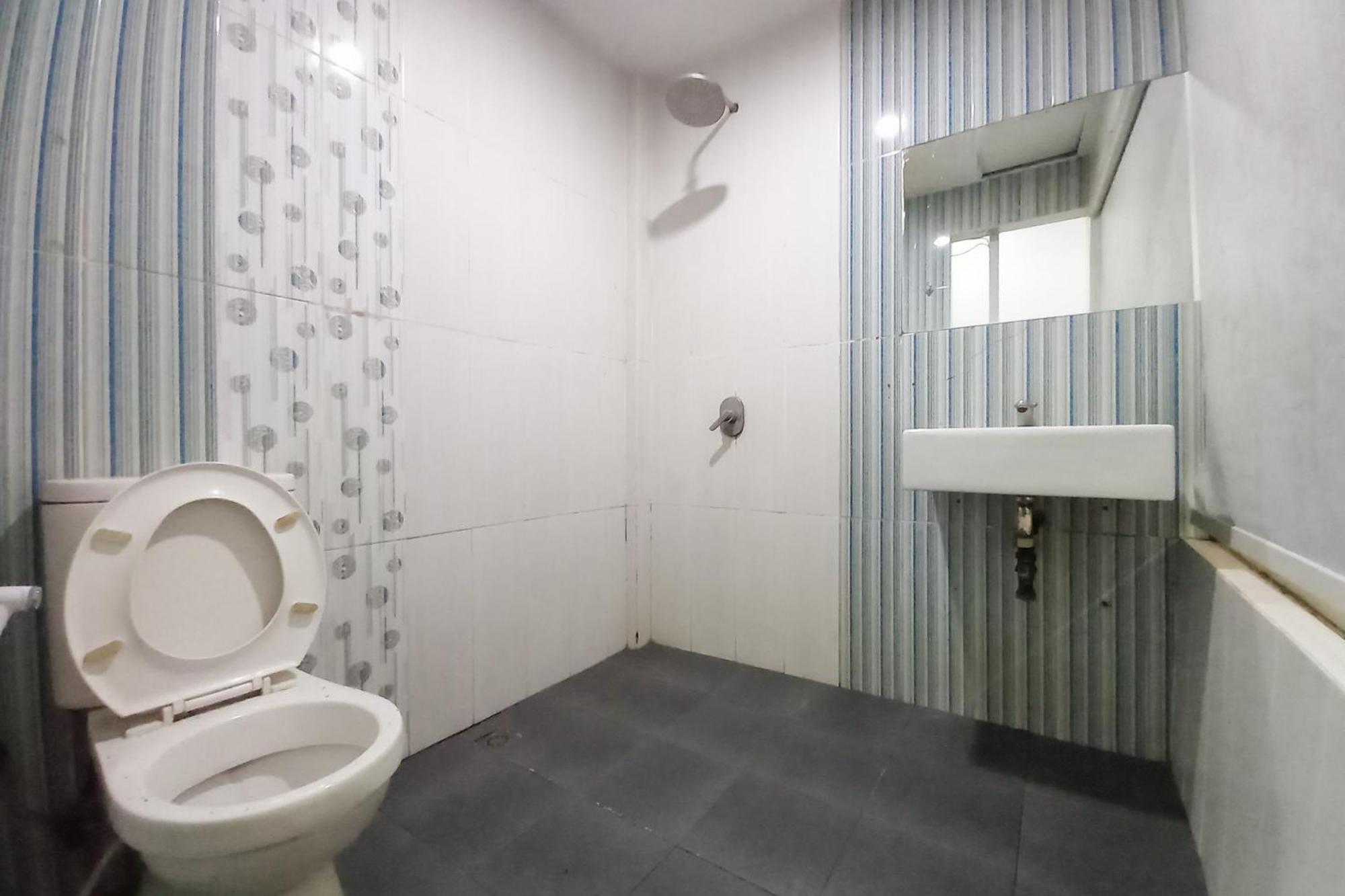 Reddoorz Premium At Hotel T-One Jambi Tanjungjohor Exterior foto